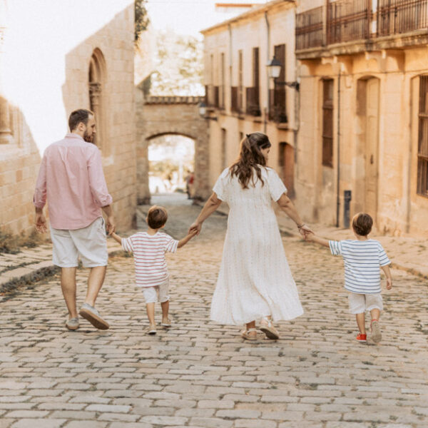 Family photographer in Barcelona