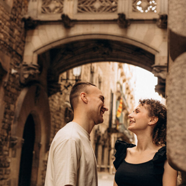 Couples Photography in Barcelona Gothic Quarter