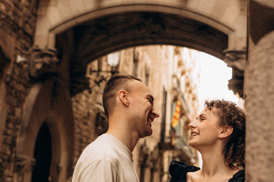 Couples Photography in Barcelona Gothic Quarter