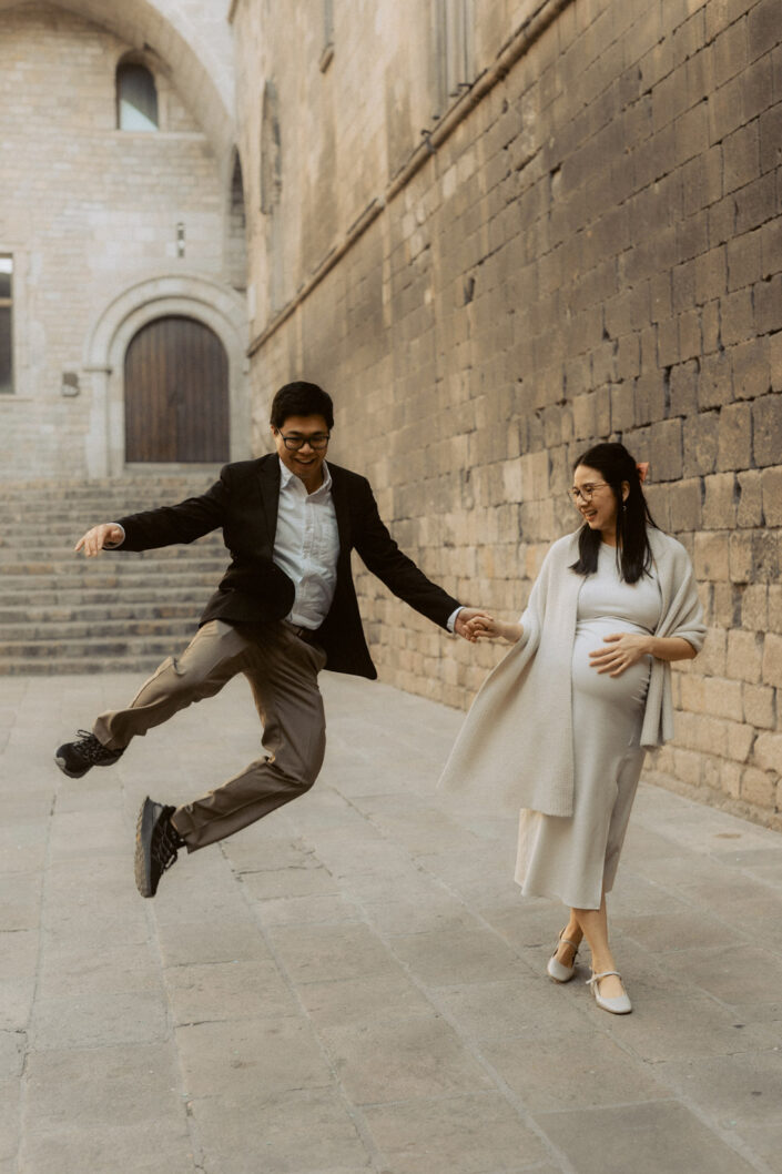 soulful maternity photoshoot in Barcelona