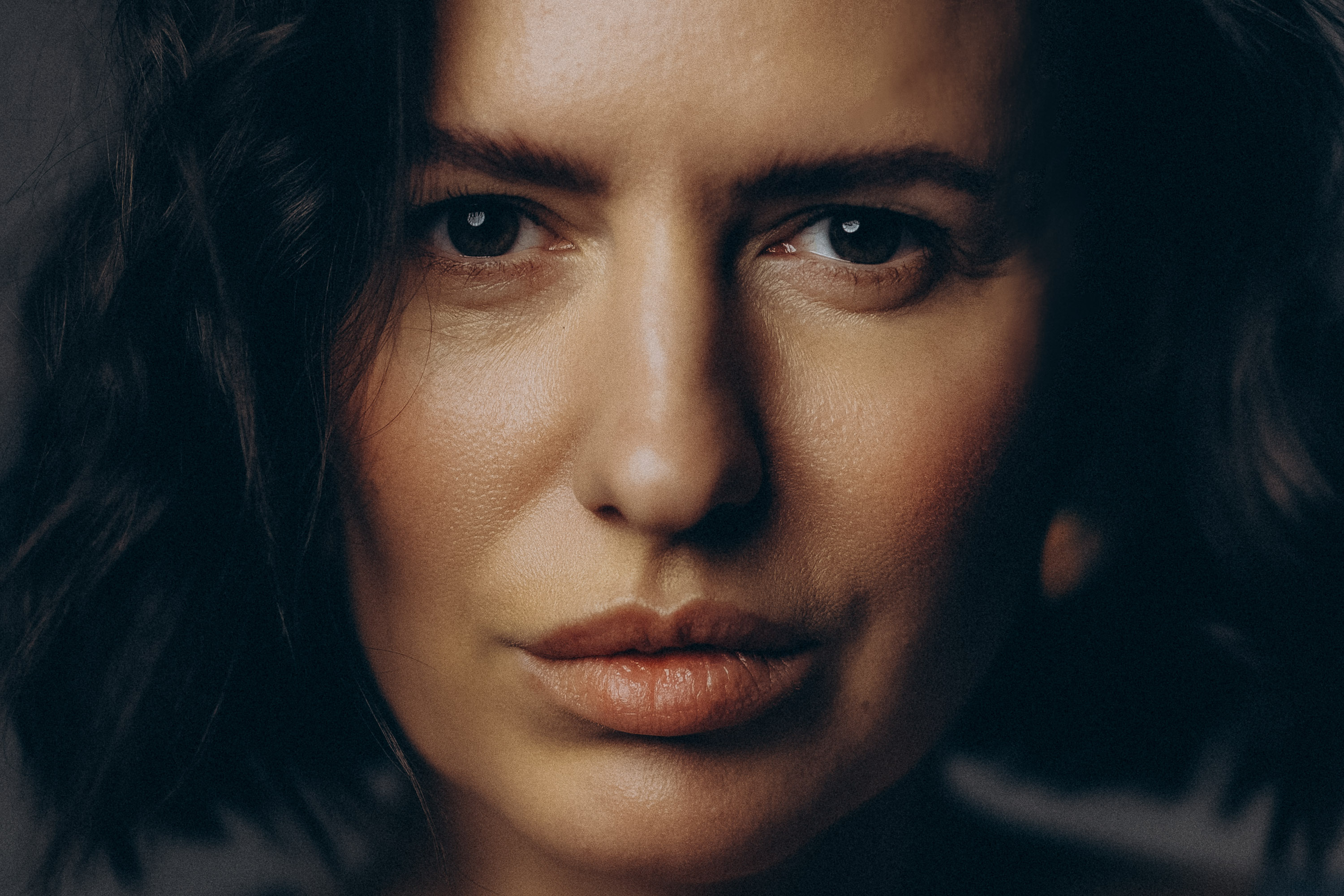 soulful woman studio portraits in Barcelona