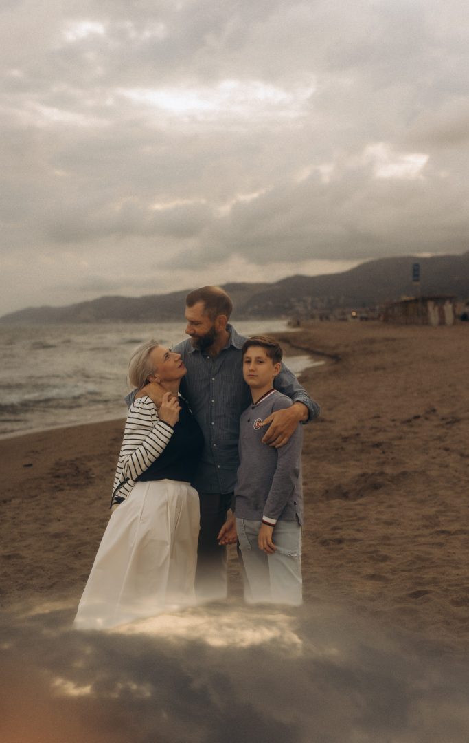 Photo-16-1-scaled family portrait photography Barcelona